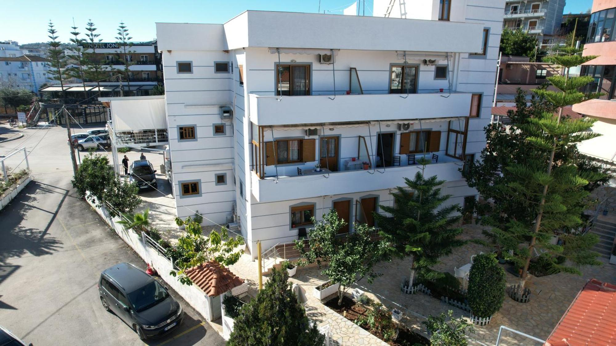 Hotel Chris Ksamil Exterior photo
