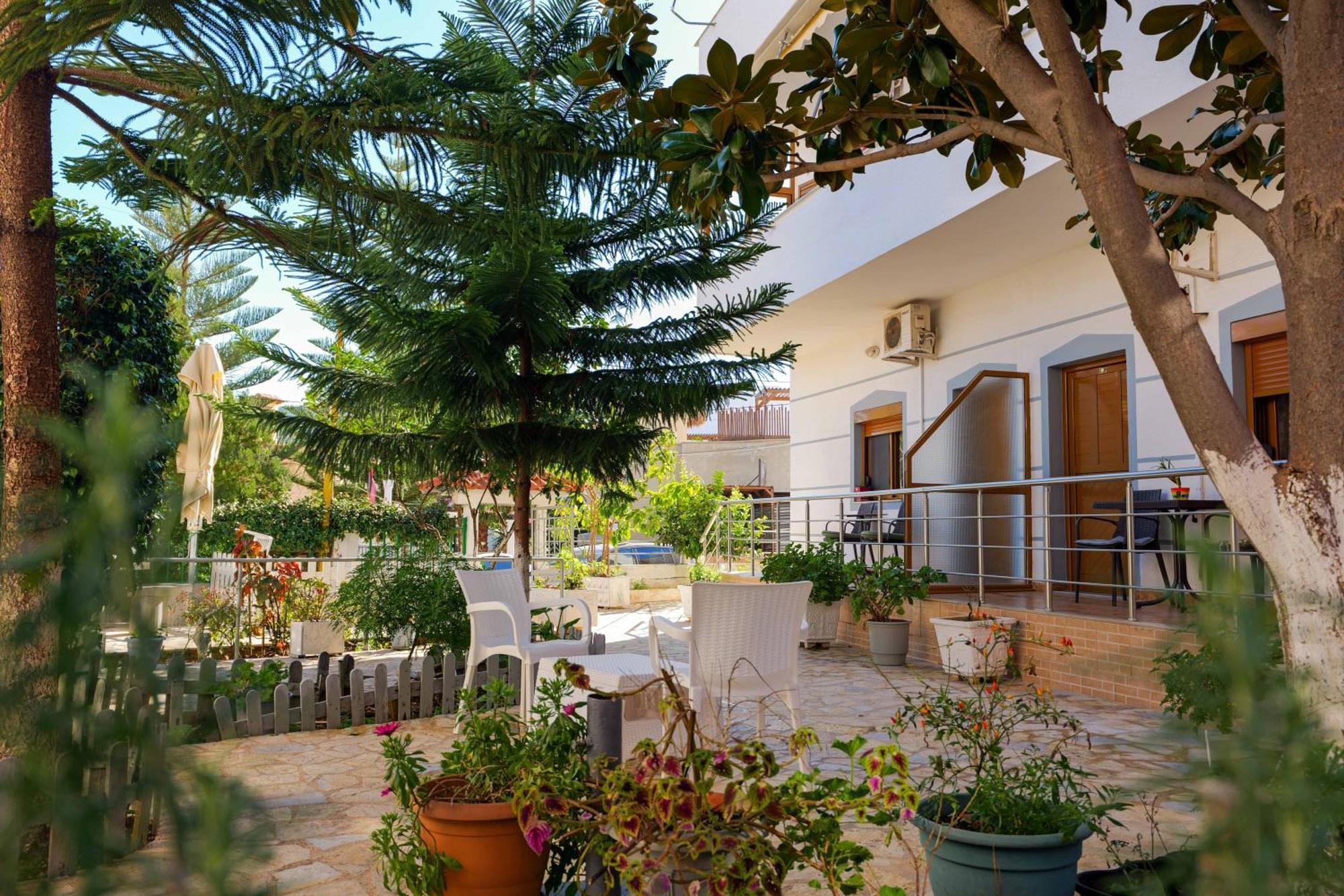 Hotel Chris Ksamil Exterior photo