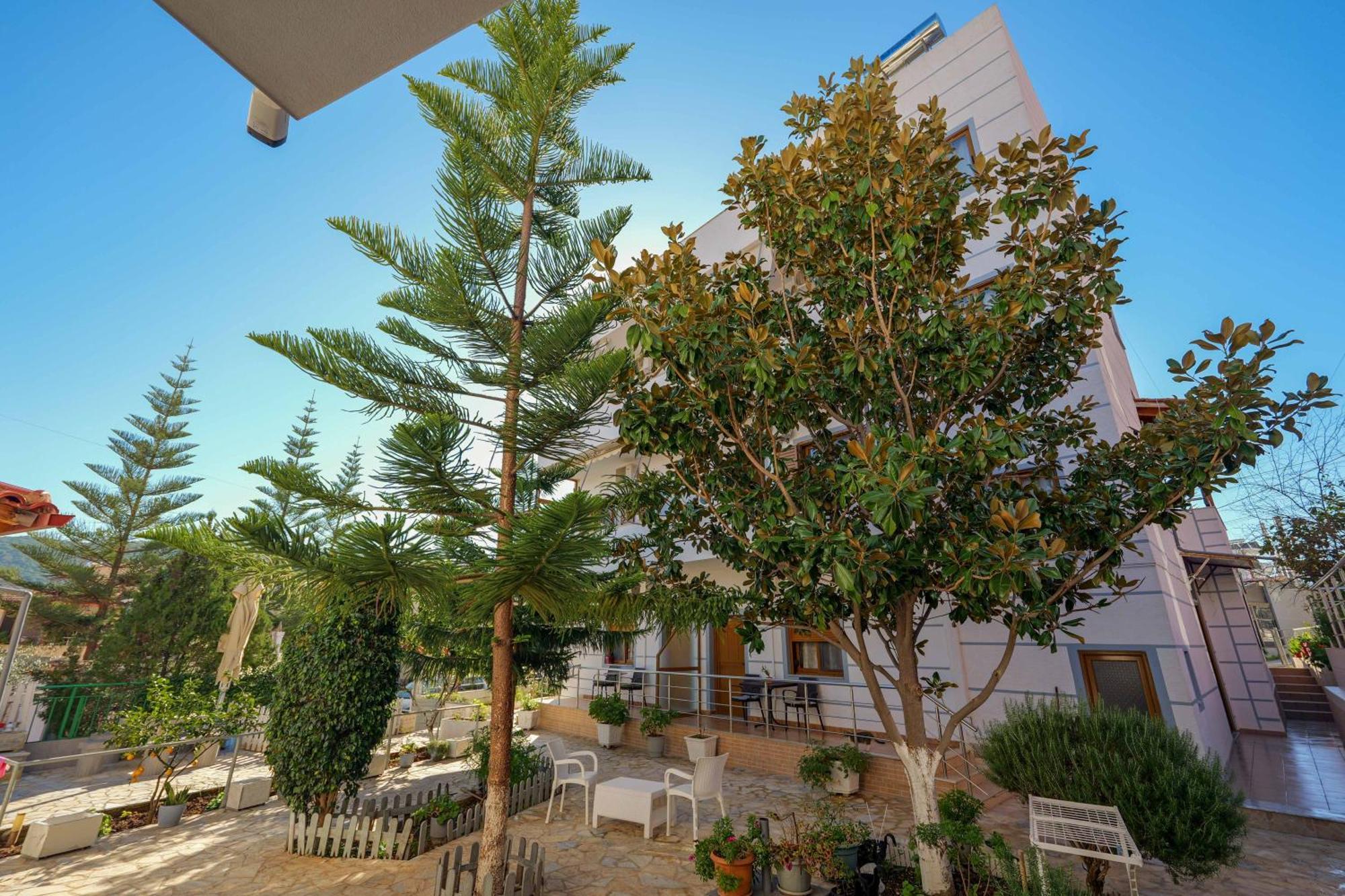 Hotel Chris Ksamil Exterior photo