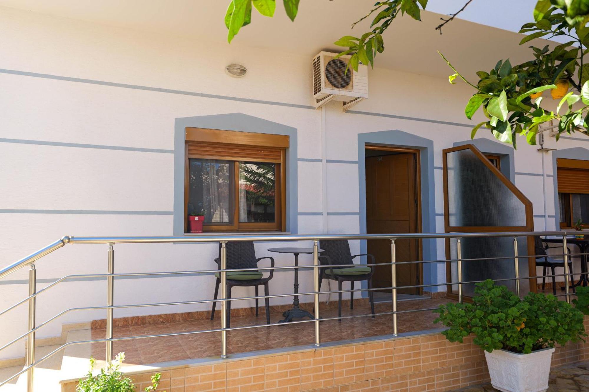 Hotel Chris Ksamil Exterior photo