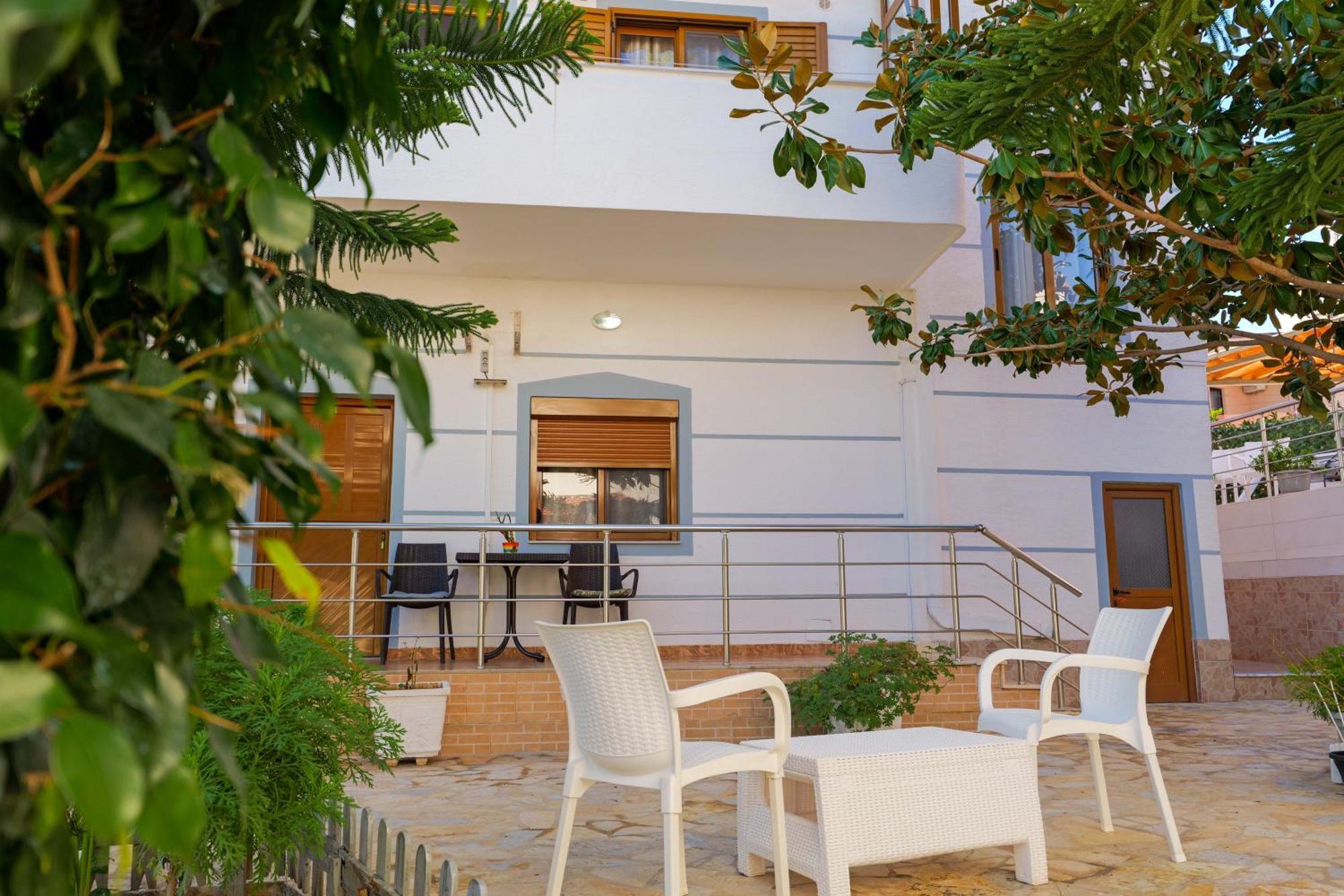 Hotel Chris Ksamil Exterior photo
