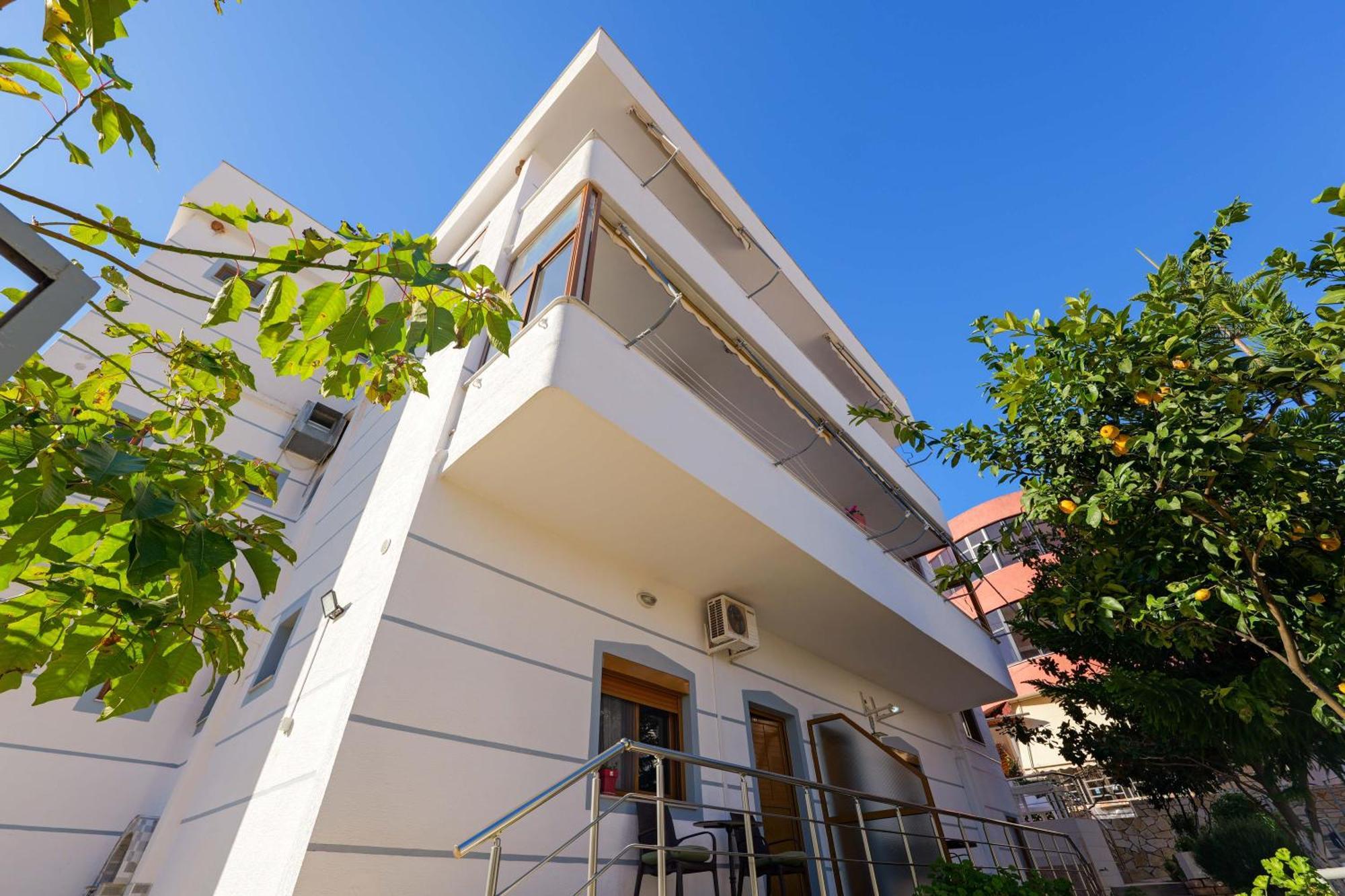 Hotel Chris Ksamil Exterior photo